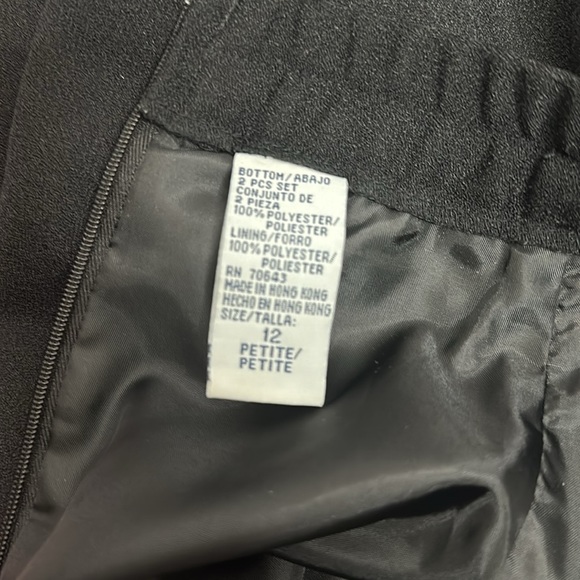 LeSuit Petite 2 piece Outfit Skirt/Blazer Combo 12P - Picture 11 of 11